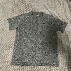 Under Armour Gray Short Sleeve Tee